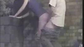 Зашеметяващ брюнетка ...