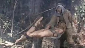 Голям кур в задника  ...