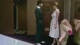 Тийнейджър сестра с  ...