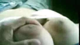 Големи гърди скача,  ...