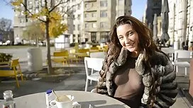Малка уличница яко б ...