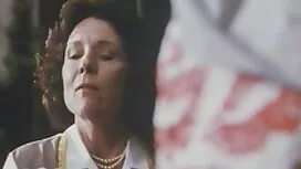 Стегнато блондинка Е ...