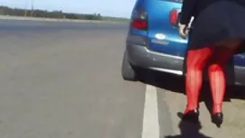 брюнетка отнема бълг ...