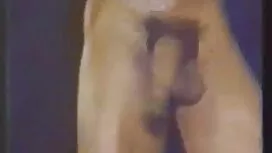 - Черно младо момиче ...